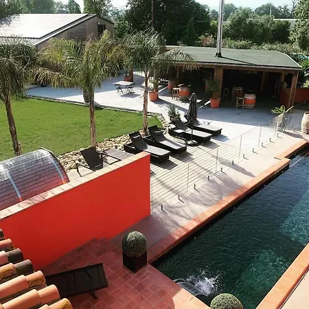 Mas Latour Lavail 4*