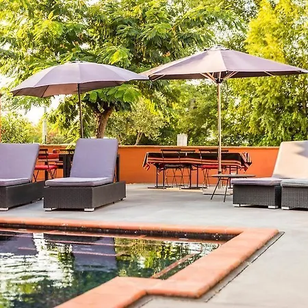 ゲストハウス Mas Latour Lavail 4*