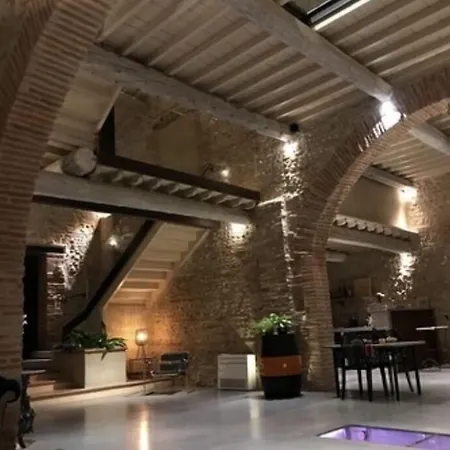 Mas Latour Lavail بيت ضيافة