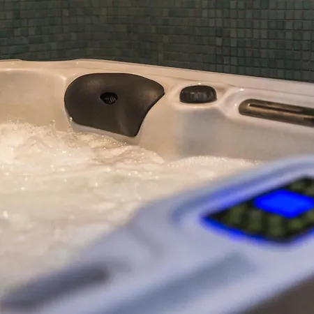 ゲストハウス Mas Latour Lavail 4*