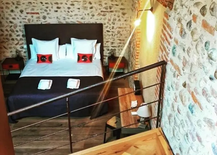 بيت ضيافة Mas Latour Lavail 4*