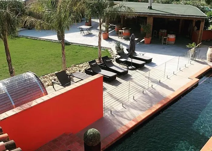 Mas Latour Lavail 4*