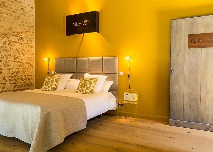 Mas Latour Lavail Guest house 4*