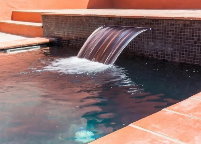 Guest house Mas Latour Lavail 4*