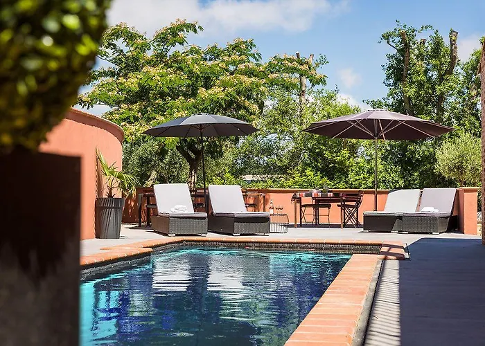 Mas Latour Lavail 4*