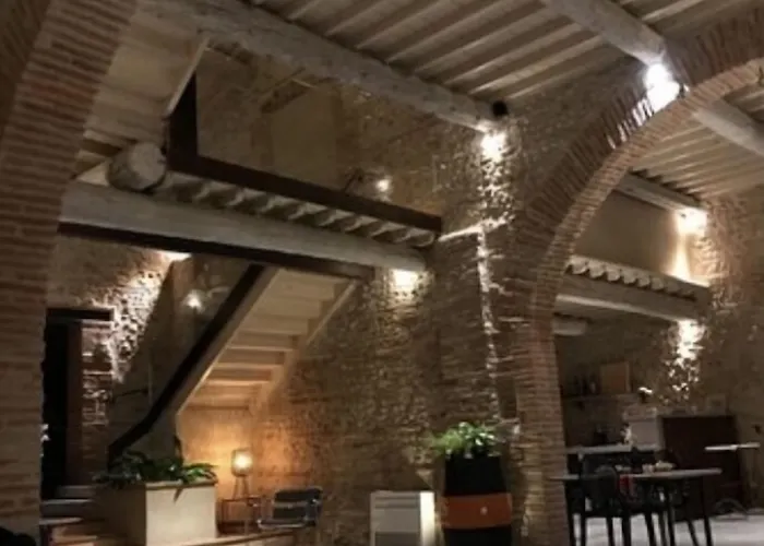 Mas Latour Lavail Guest house